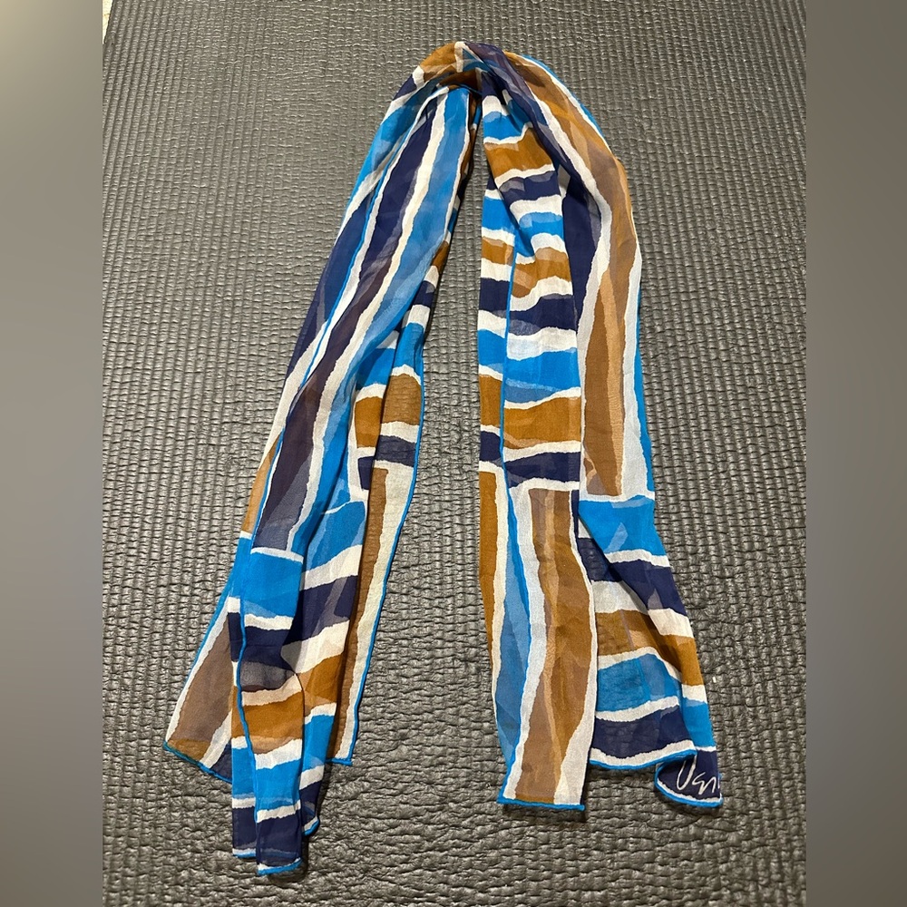 Vera Neumann Colorful Geometric Patterned Scarf - Picture 3 of 3